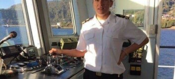 La experiencia de una Capitana chilena al mando de gran barcaza salmonicultora.