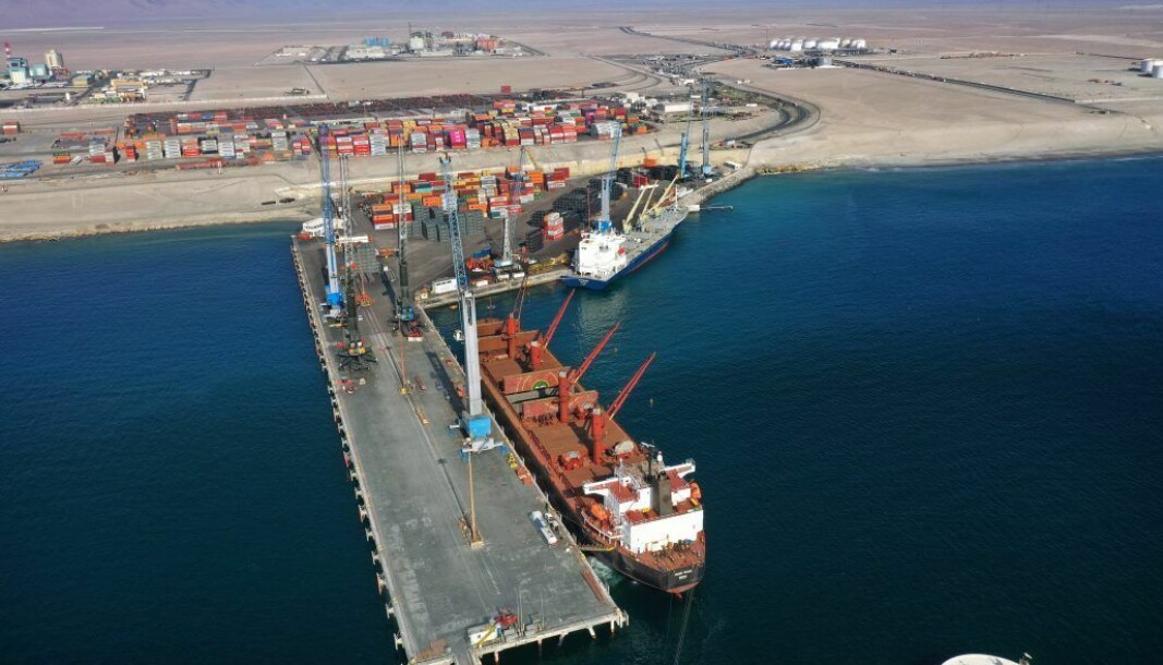 El terminal se ubica en la comuna de Mejillones y posee cuatro sitios de atraque. El terminal se ubica en la comuna de Mejillones y posee cuatro sitios de atraque.