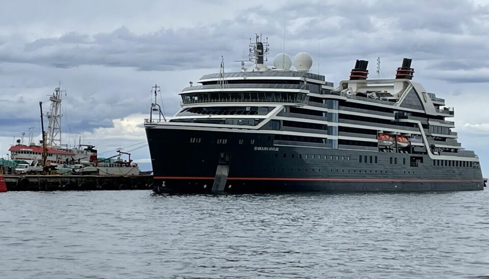 El Seaburn Venture atracado en el puerto de Punta Arenas en su viaje inaugural.