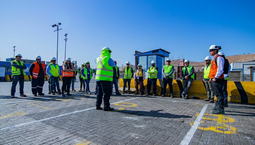 El grupo de proveedores pudo conocer los distintos sectores y funciones en el terminal portuario.