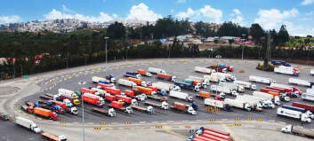 Paro de camioneros mantiene en situación crítica embarque de frutas de exportación en Valparaíso