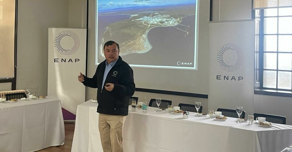 El gerente de ENAP Magallanes, Rodrigo Bustamante, explica los proyectos de la estatal en acuerdo con los privados para favorecer el desarrollo de la incipiente industria.