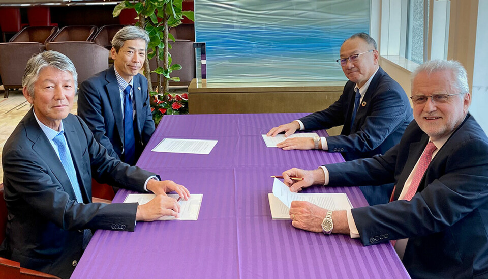 A la izquierda aparecen en la imagen Masashi Suda, presidente de NBP y Koichi Kawamura, director de Oshima, y a la derecha figuran Norihiko Nonaka, director ejecutivo, y Máximo Pacheco presidente del directorio de la estatal chilena.