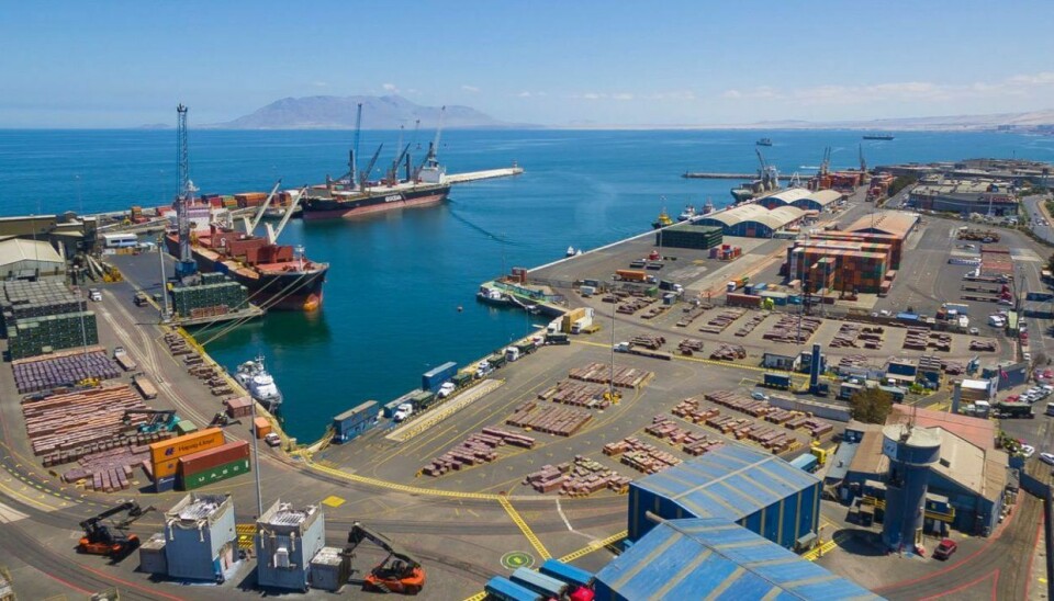 Según tipo de carga, se observa que los puertos que embarcan principalmente contenedores requieren más energía por tonelada.