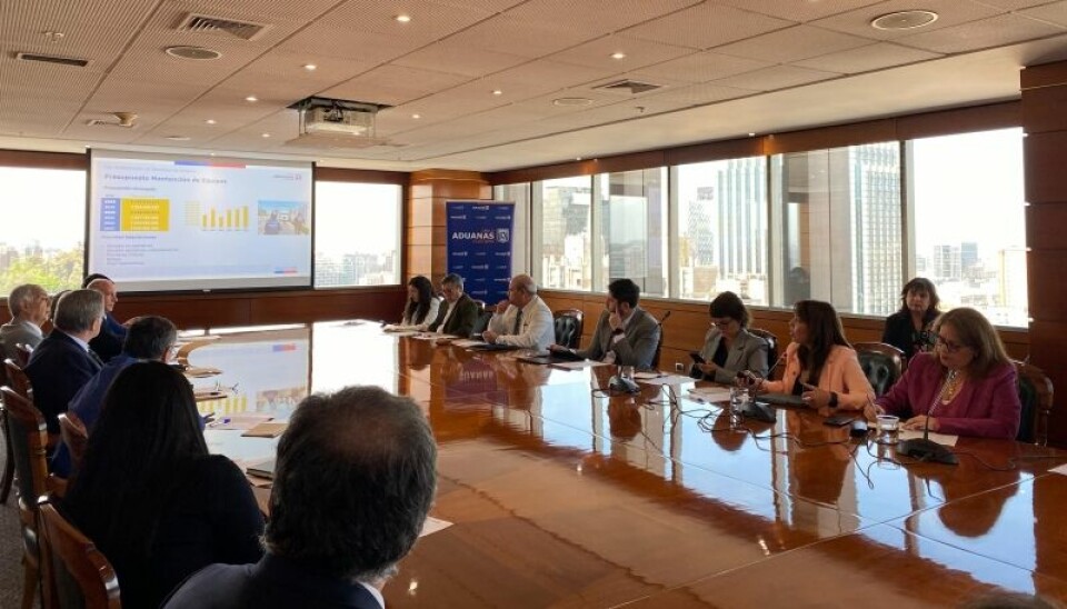 El encuentro estuvo encabezado por la Directora Nacional de Aduanas, Alejandra Arriaza Loeb, acompañada de parte de su equipo directivo.