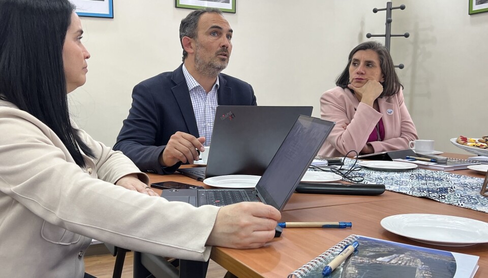 El gerente general de Puertos de Talcahuano, Cristian Wulf, junto a la subsecretaria Paula Poblete.