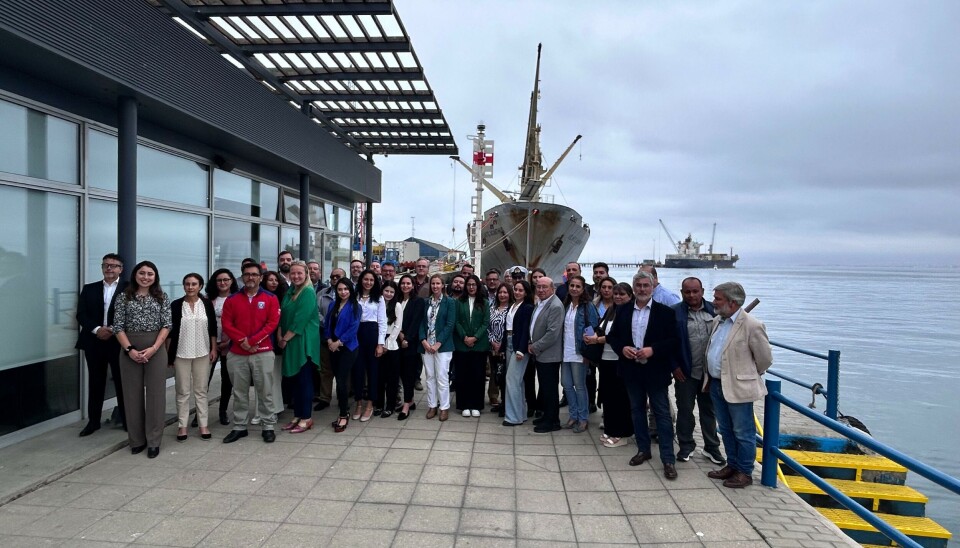 Asistentes al encuentro junto a los ejecutivos del terminal portuario coquimbano.