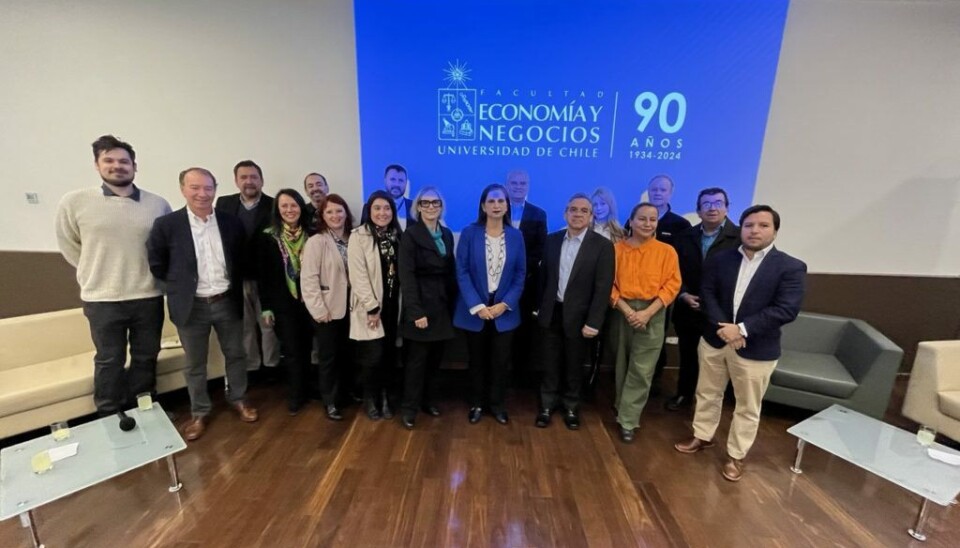 Participantes del conversatorio organizado por la FEN de la Universidad de Chile.