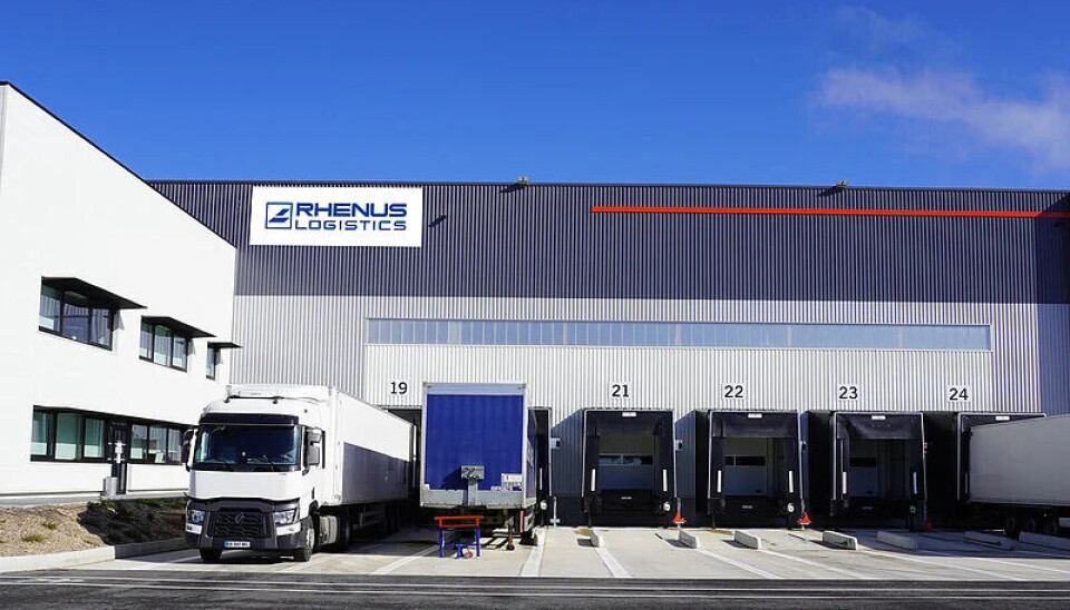 La compañía se especializa en almacenamiento y transporte de carga.
