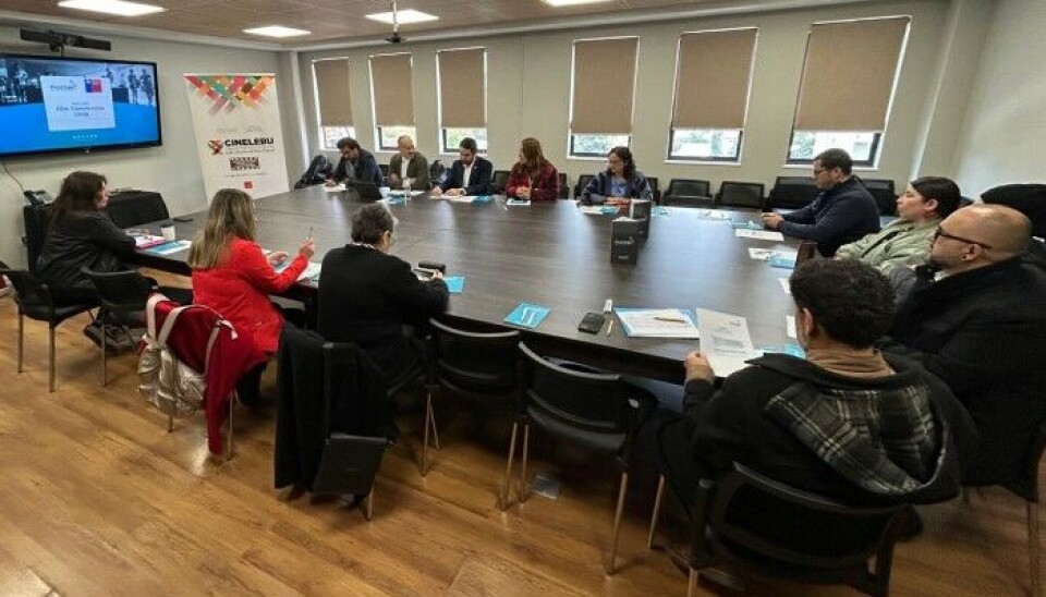 Participantes de la reunión entre diversos actores públicos y privados.