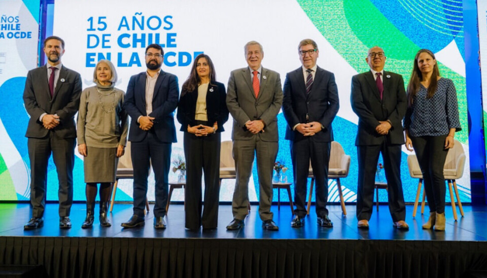 Autoridades tras la conmemoración de los 15 años de la adhesión a la OCDE.